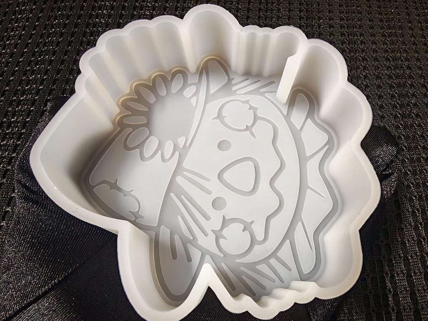 【300+ Design Optional】 Fuehbur Scarecrow Shape Freshie-Mold, Harvest Doll Silicone Mould for Car-Freshies Baking Aroma Beads - DIY Handmade Resin Mold