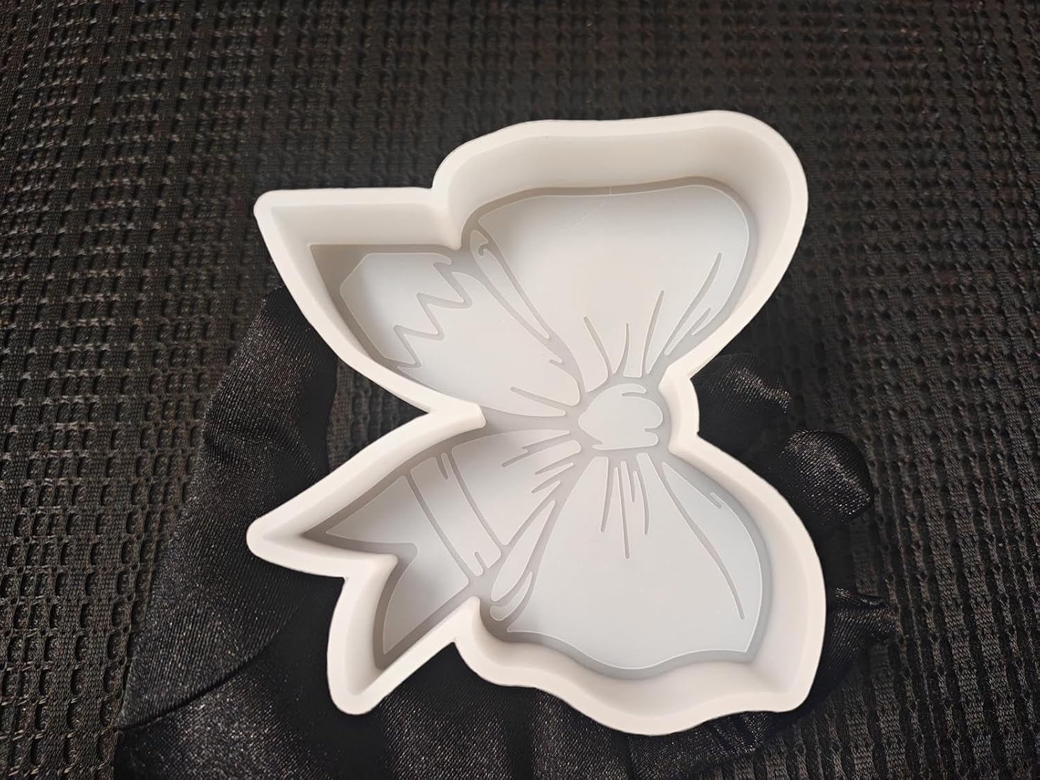 【300+ Design Optional】 Fuehbur Bow with Pencil Freshie-Mold, Bow with Pen Pattern Silicone Mould for Car-Freshies Baking Aroma Beads - DIY Handmade Resin Mold
