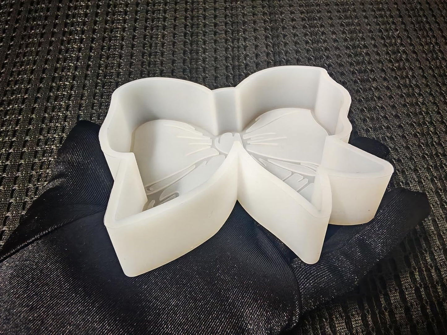 【300+ Design Optional】 Fuehbur Bow with Pencil Freshie-Mold, Bow with Pen Pattern Silicone Mould for Car-Freshies Baking Aroma Beads - DIY Handmade Resin Mold