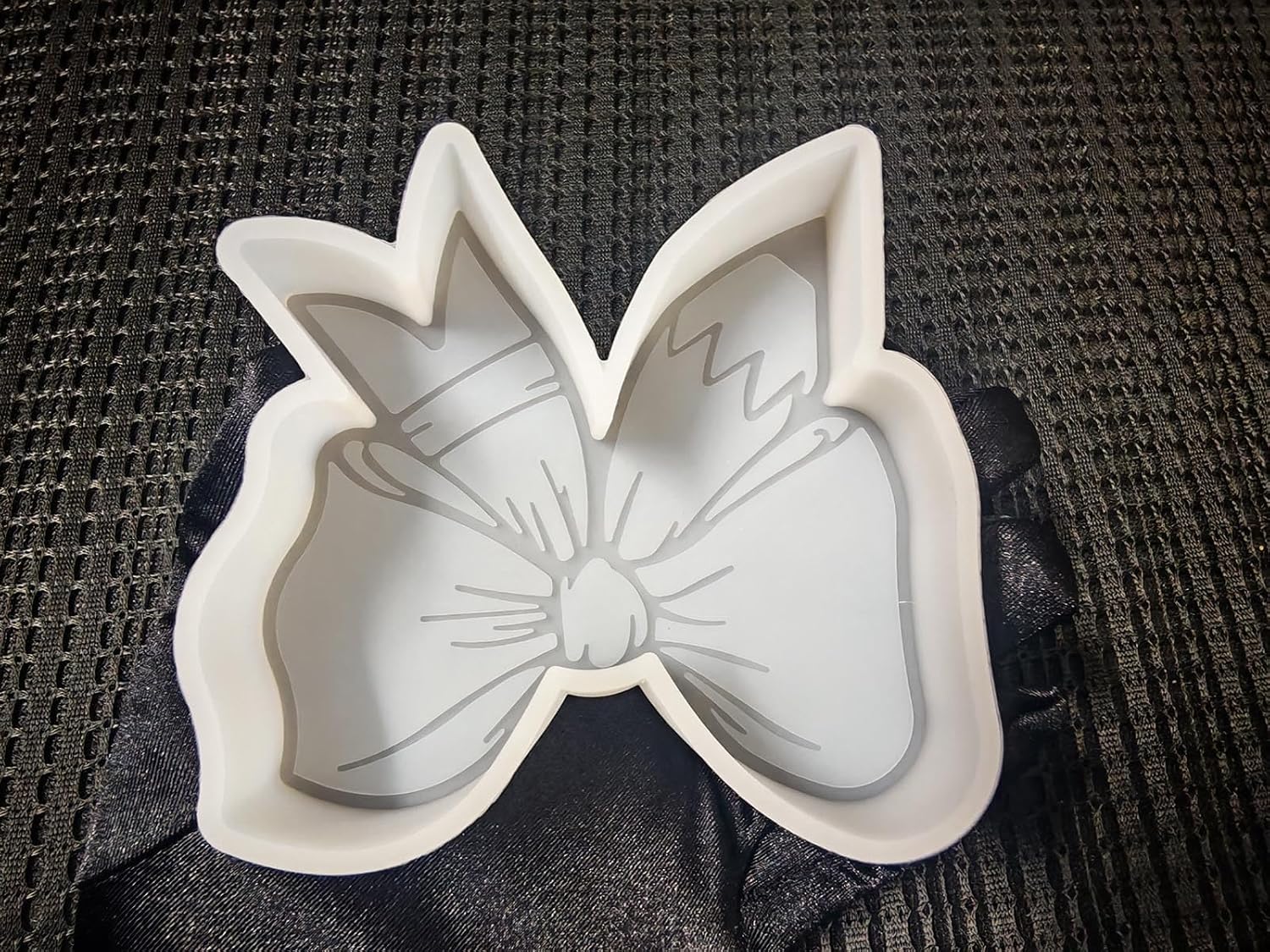 【300+ Design Optional】 Fuehbur Bow with Pencil Freshie-Mold, Bow with Pen Pattern Silicone Mould for Car-Freshies Baking Aroma Beads - DIY Handmade Resin Mold